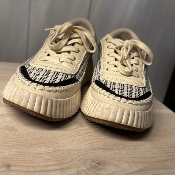 Dolce Vita Sneakers - Picture 4 of 9